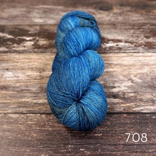 Load image into Gallery viewer, Fyberspates Gleem Lace