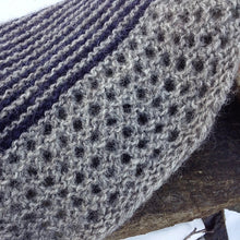 Load image into Gallery viewer, Sumner Shawlette PDF pattern