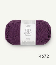 Load image into Gallery viewer, Peer Gynt (dk/light worsted) by Sandnes Garn
