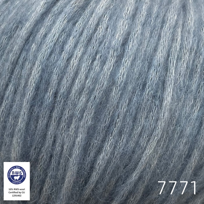 7771   støvet blå (dusty blue)