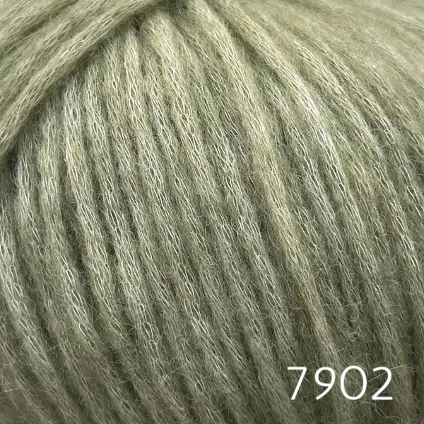 7902 støvet grøn (celery green)