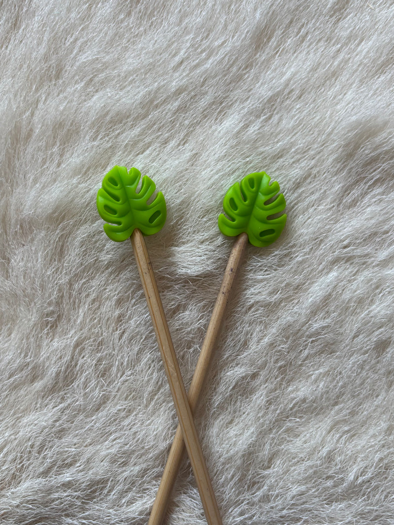 monstera leaf (assorted colors)