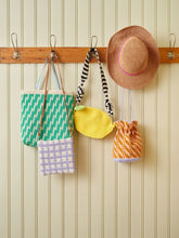 Load image into Gallery viewer, Laine Magazine: Let&#39;s Crochet! (Spring 2025)
