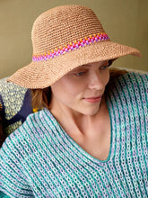 Load image into Gallery viewer, Laine Magazine: Let&#39;s Crochet! (Spring 2025)

