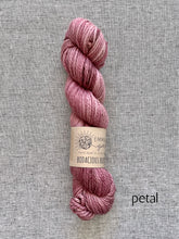 Load image into Gallery viewer, Bodacious Bulky by Emma&#39;s Yarn (bulky)
