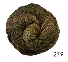 Load image into Gallery viewer, Rios Zodiac by Malabrigo (worsted)
