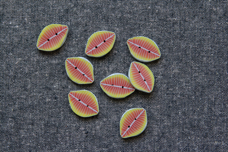 5/8" x 1" red/olive oval