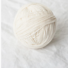 Load image into Gallery viewer, Quince &amp; Co. Finch (fingering)
