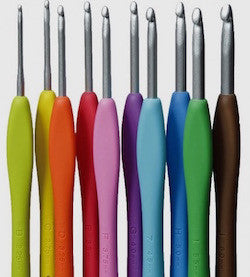 Amour Crochet Hook by Clover