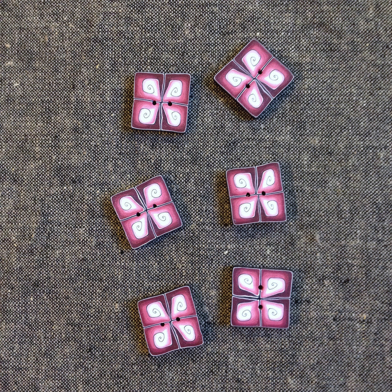 3/4" red square curlique